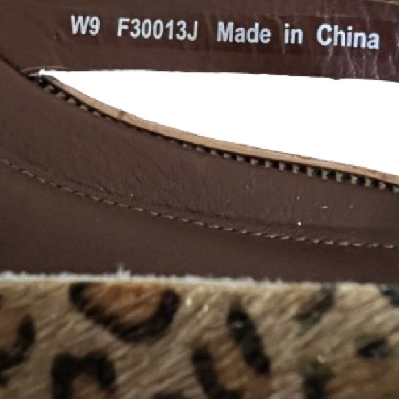 UGG Sandals Cheetah Leopard Print Calf Hair Leather Flip Flops Size 9 - Picture 3 of 6